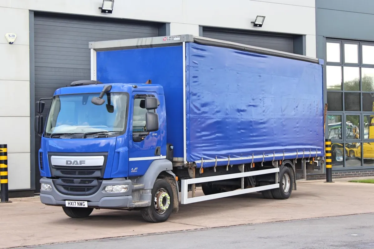 2017 DAF LF250 (16 T0N ) CURTAINSIDER - Image 3