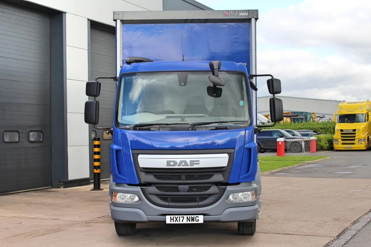 2017 DAF LF250 (16 T0N ) CURTAINSIDER - Image 2