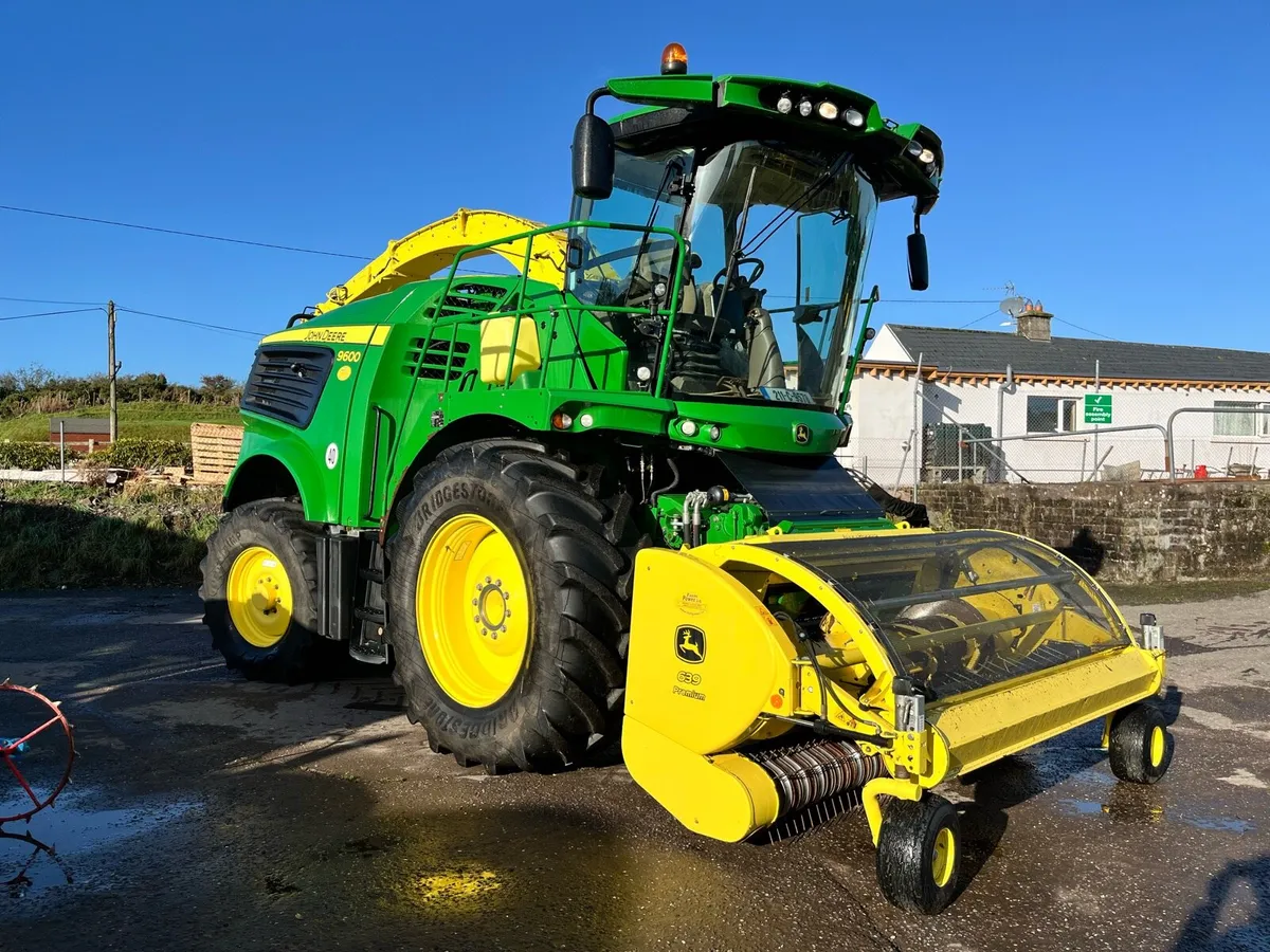 John Deere 9600 harvester - Image 1