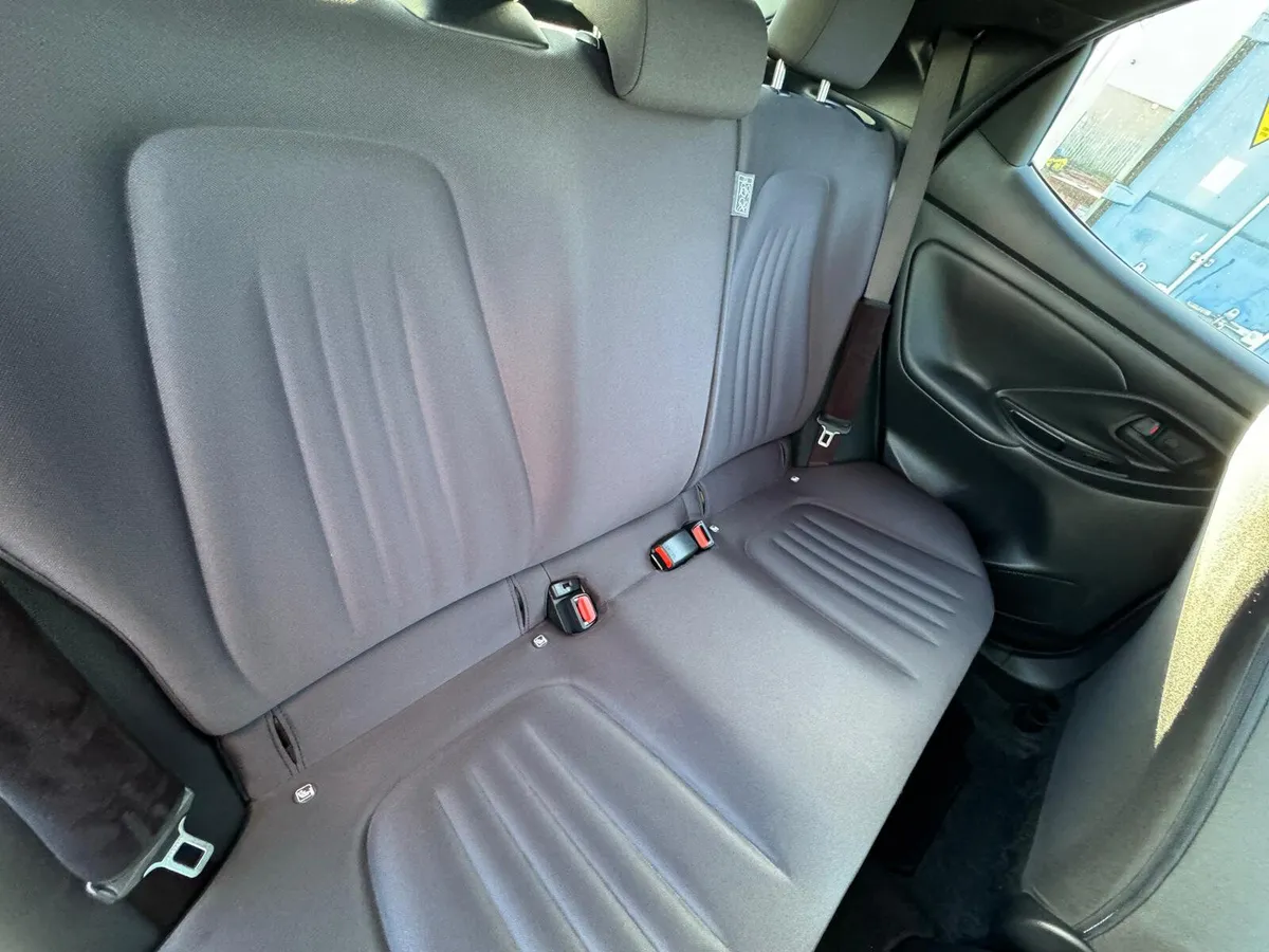 Toyota Yaris - Image 11