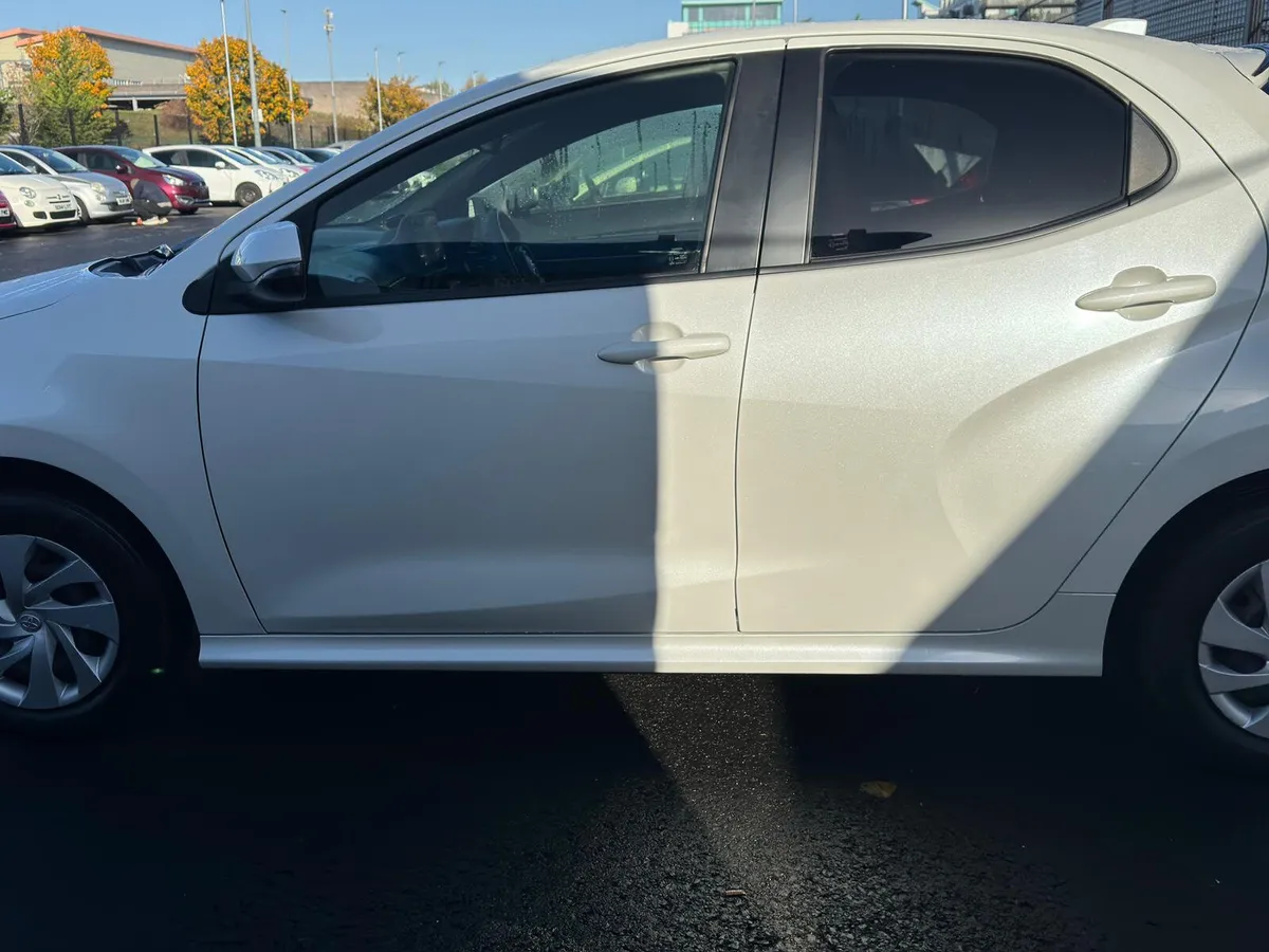 Toyota Yaris 2020 with very low milage - Image 4