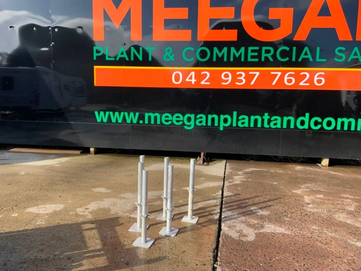 ALUMINIUM SCAFFOLDING JACK LEGS.......600w. - Image 1