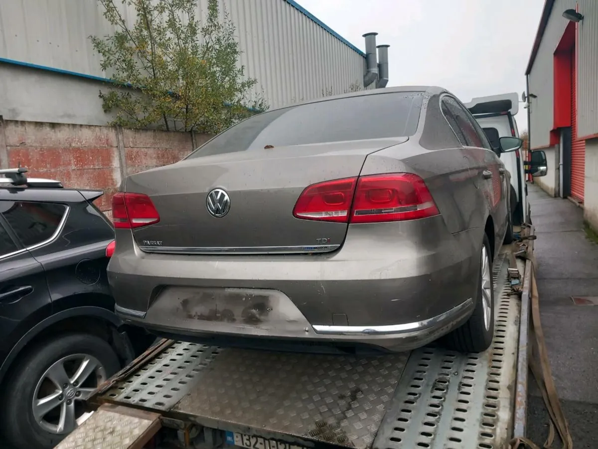 2012 vw passat for breaking 1.6 diesel - Image 2