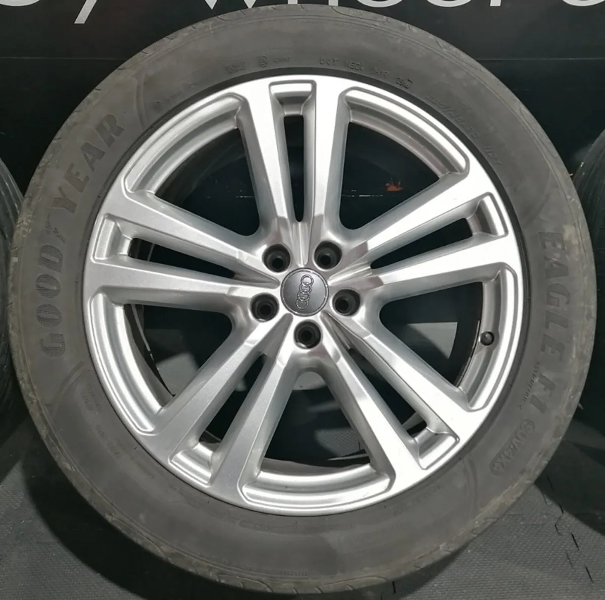 20" GENUINE OEM Q7 ALLOY WHEELS & TYRES 4M0601025H - Image 3