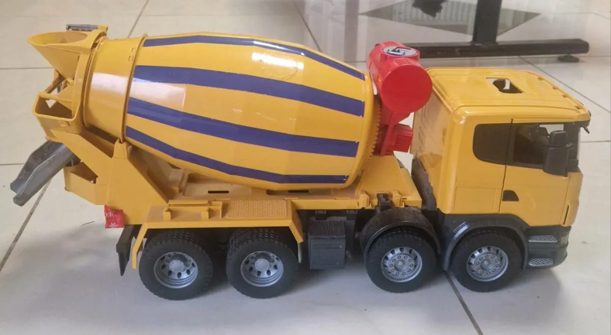 Bruder Scania Cement Mixer - Image 3