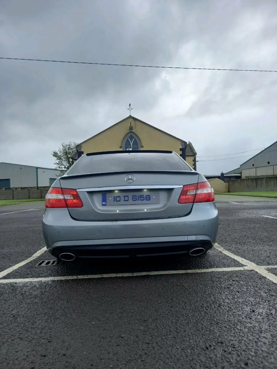 2010 Mercedes e200 nct 2/26 - Image 4