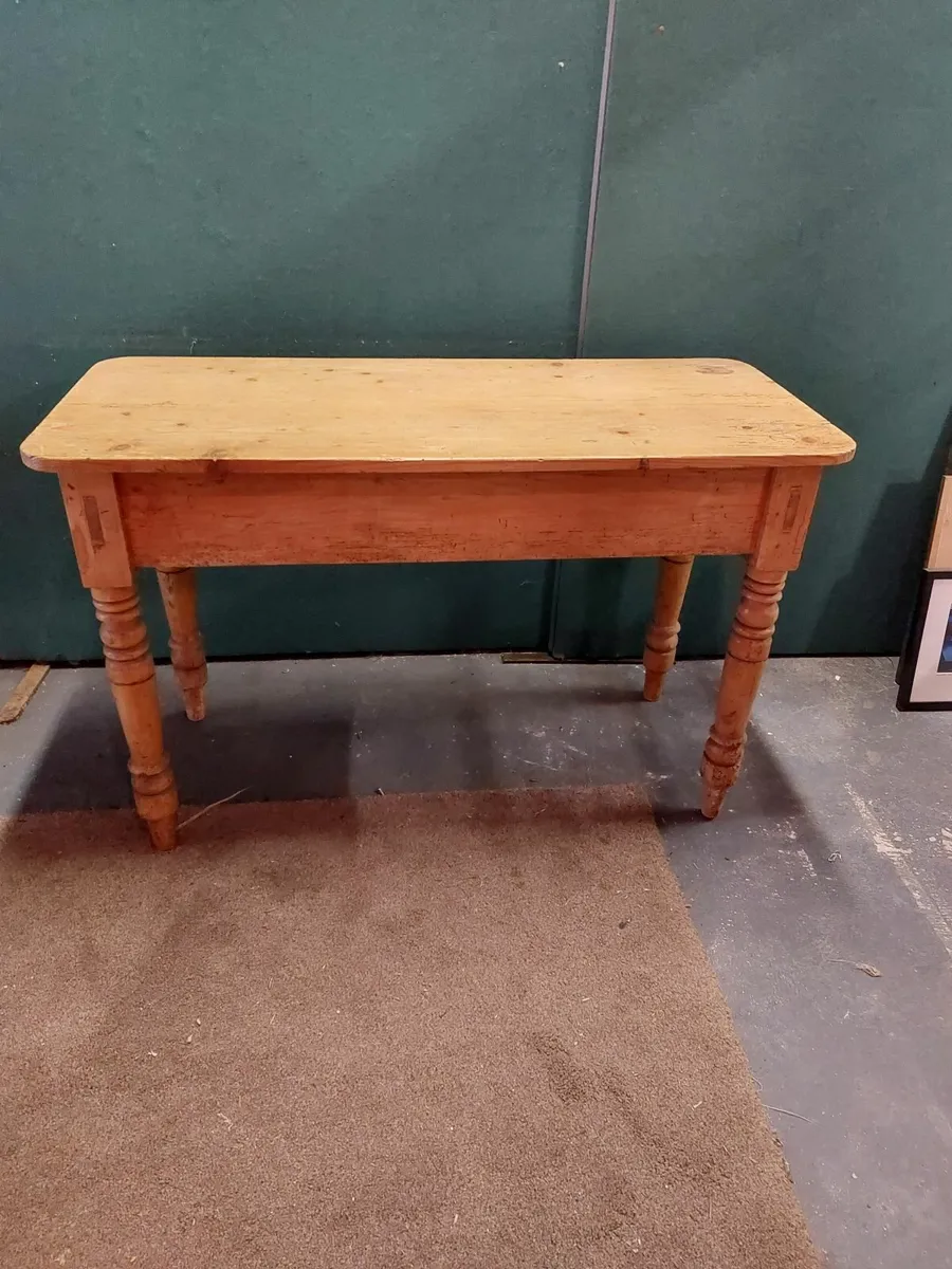 Antique pine Table - Image 1