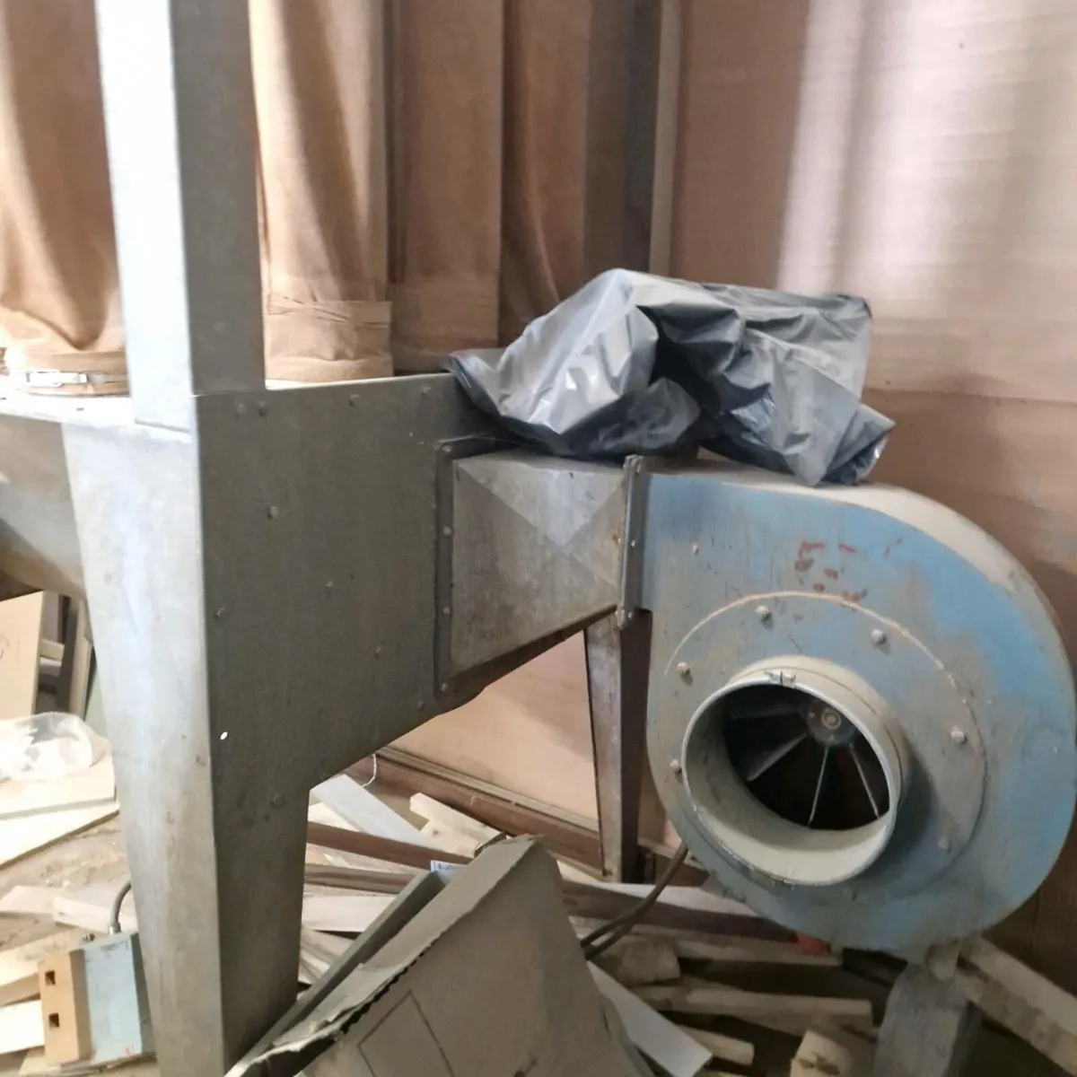Dust extractor - Image 2