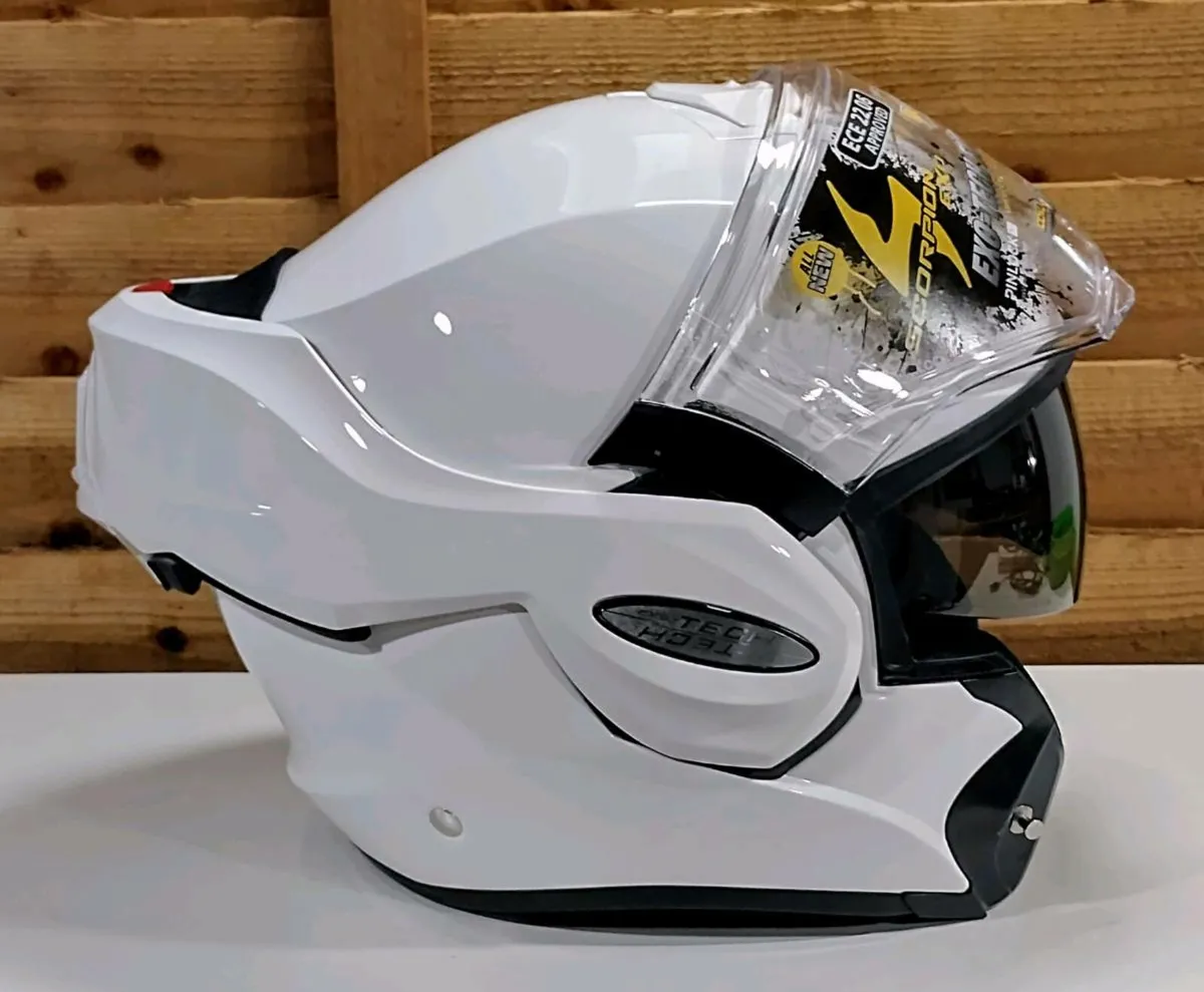 Motorbike helmets, new and like new. - Image 1