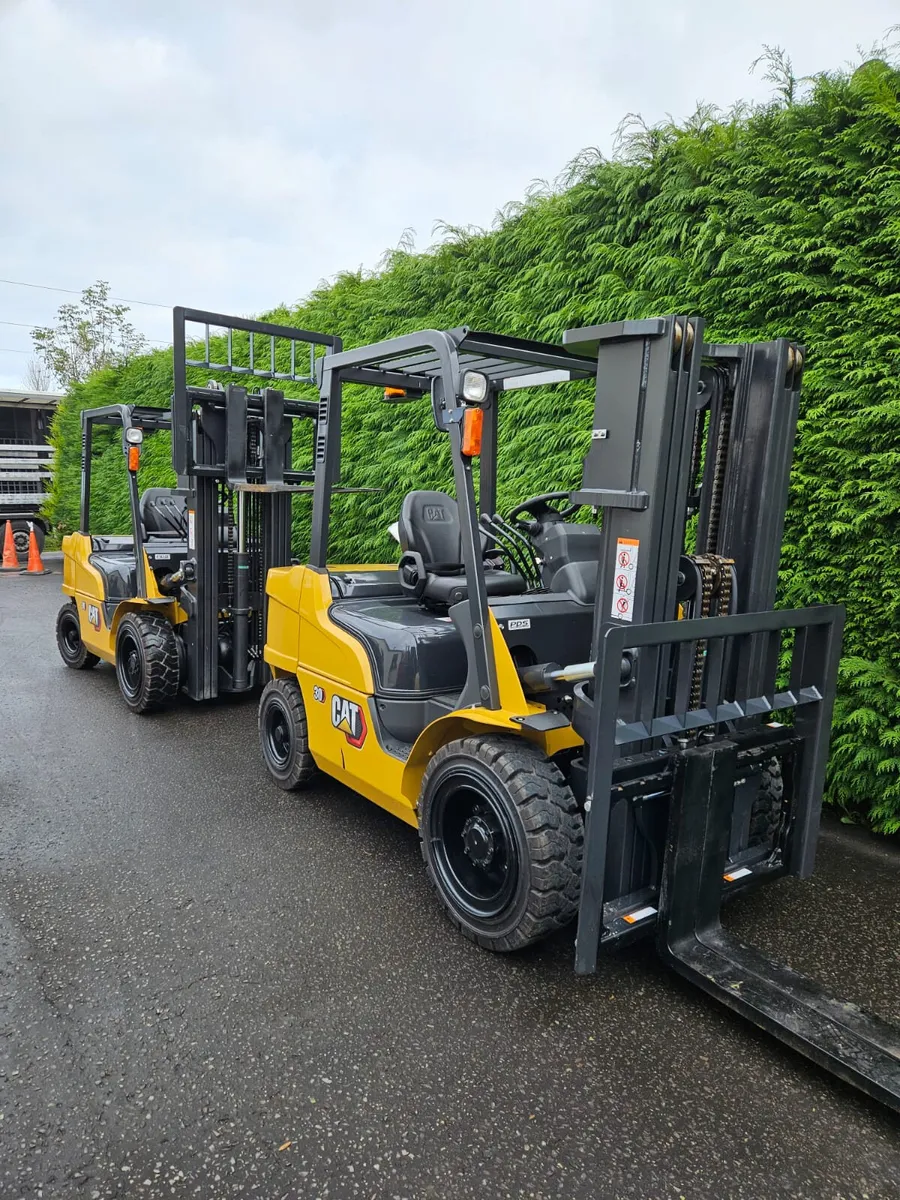 NEW 3 TON CAT FORKLIFT - Image 3