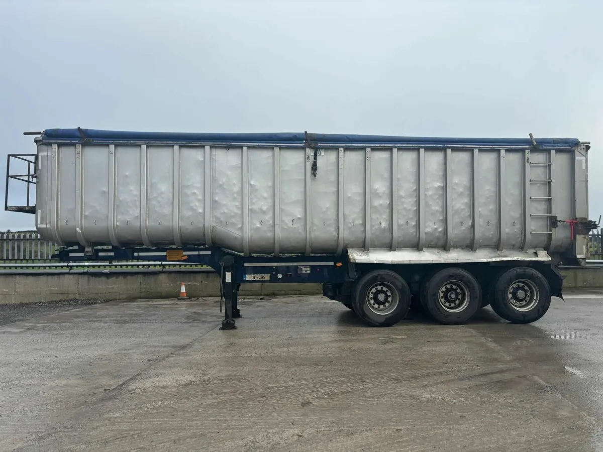 Bulk Alloy Tipping Trailer For Sale - Image 1