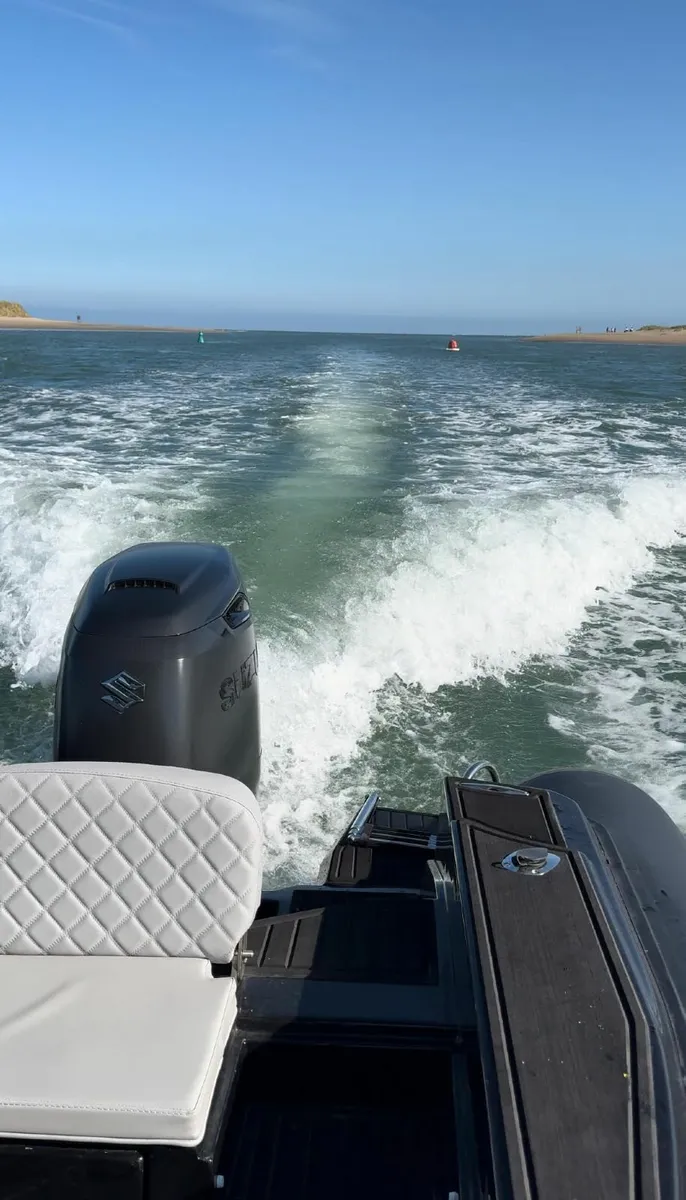 PRICE DROP - New Tiger Proline 740 (250hp Suzuki) - Image 4