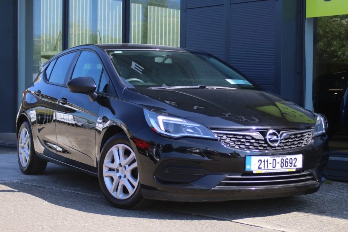 Opel Astra Sc-1.5 Turbo D 105PS 5DR - Image 1