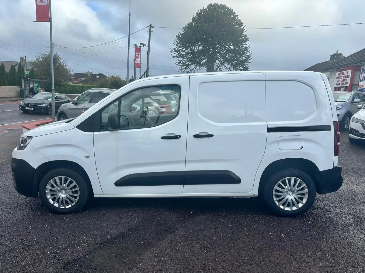 Citroen Berlingo 22  ONE  OWNER  FINANCE ARRANGED - Image 3