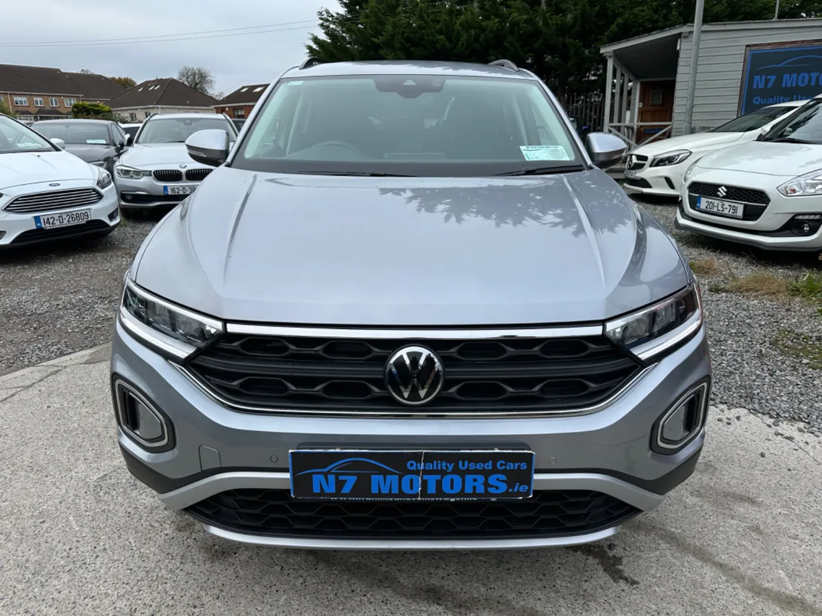 2023 Volkswagen T-Roc  1.0 TSI LIFE - Image 3