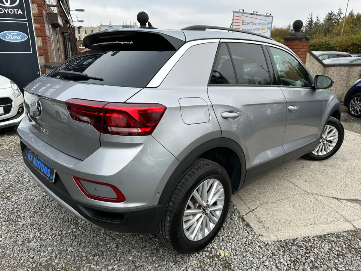 2023 Volkswagen T-Roc  1.0 TSI LIFE - Image 4