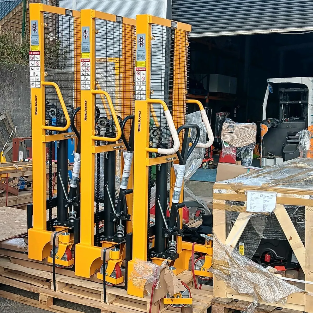 Electric & Manual Pallet Stackers - Image 2