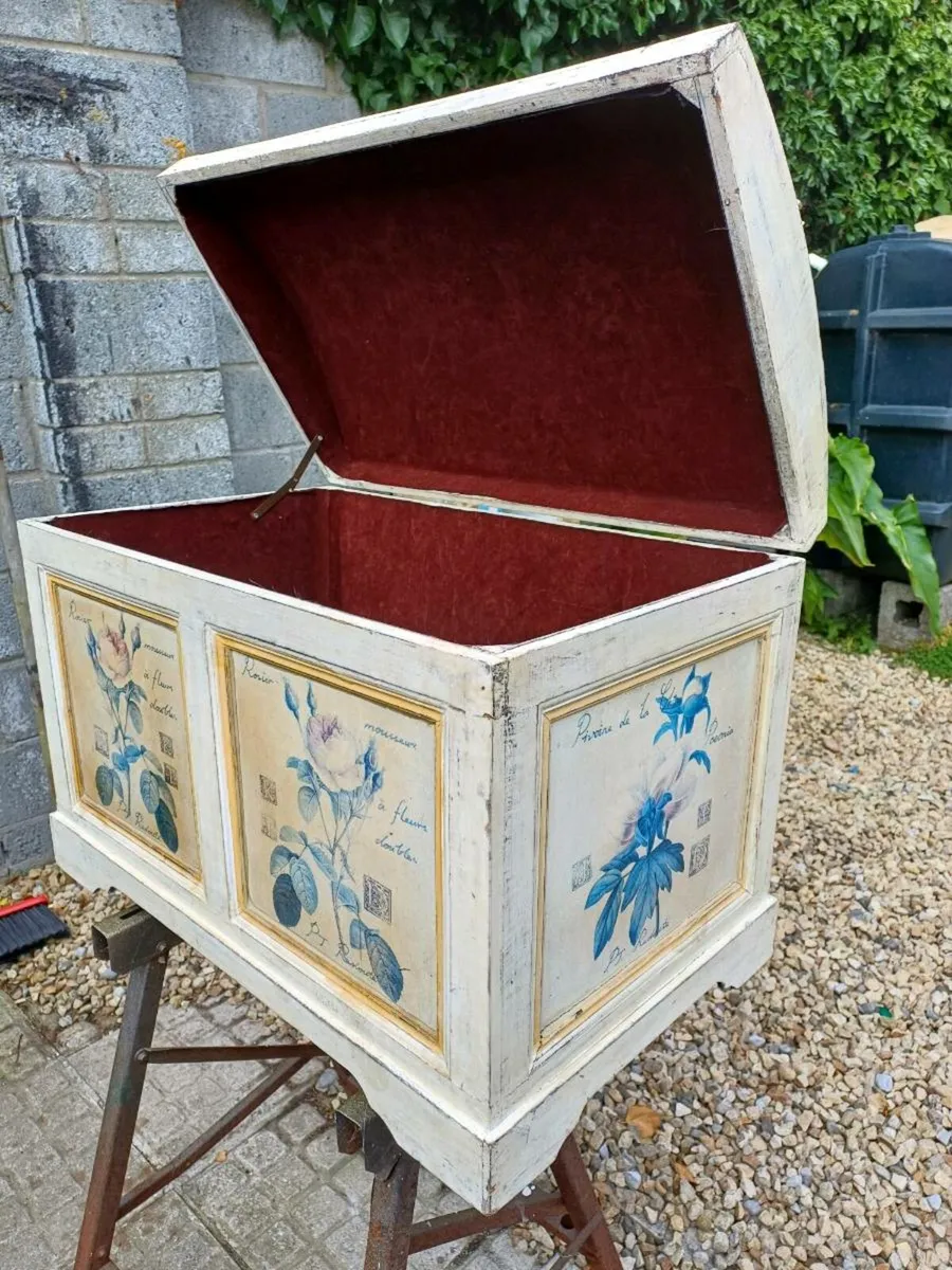 Collection of Vintage Storage Chest - Image 1