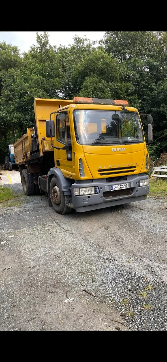 Tar sprayer /Iveco Tipper - Image 1