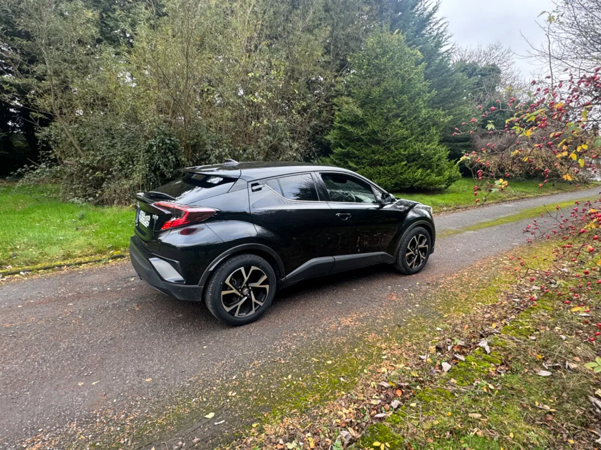 18 TOYOTA CHR SELF CHARGING HYBRID - Image 2