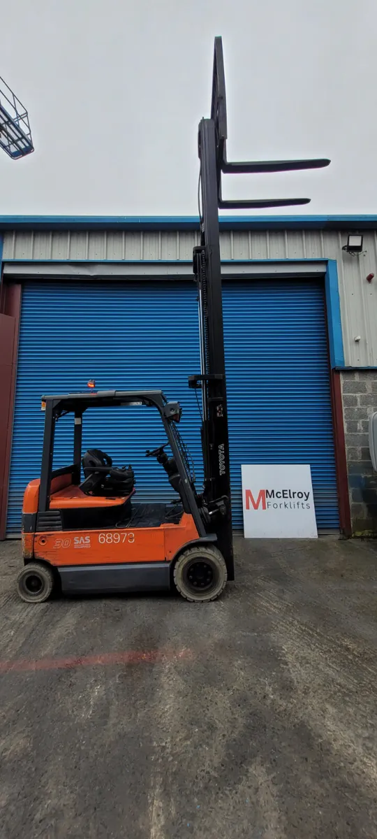 Range of electric Toyota forklifts - Image 1