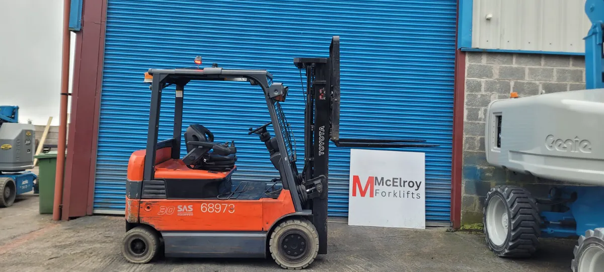 Range of electric Toyota forklifts - Image 3