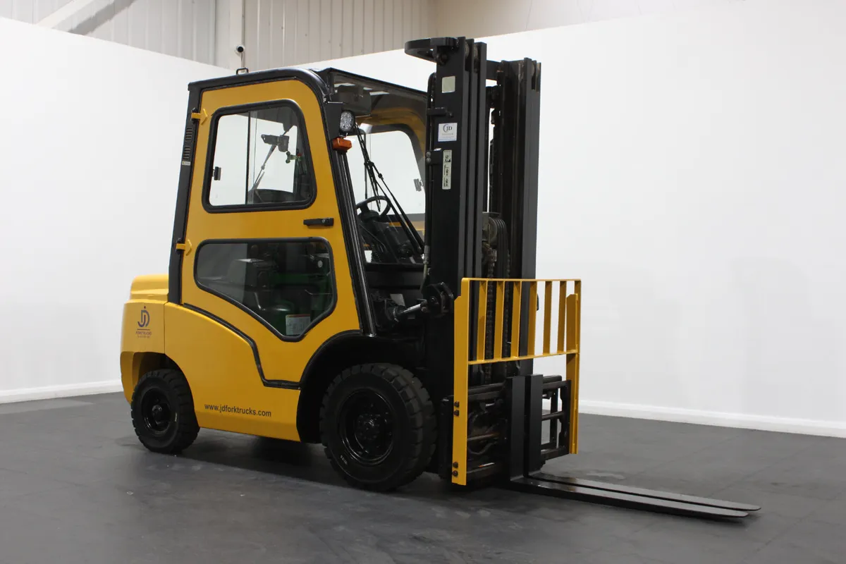 EP CPCD25T 2.5Ton Full Cab Counterbalance Forklift - Image 3