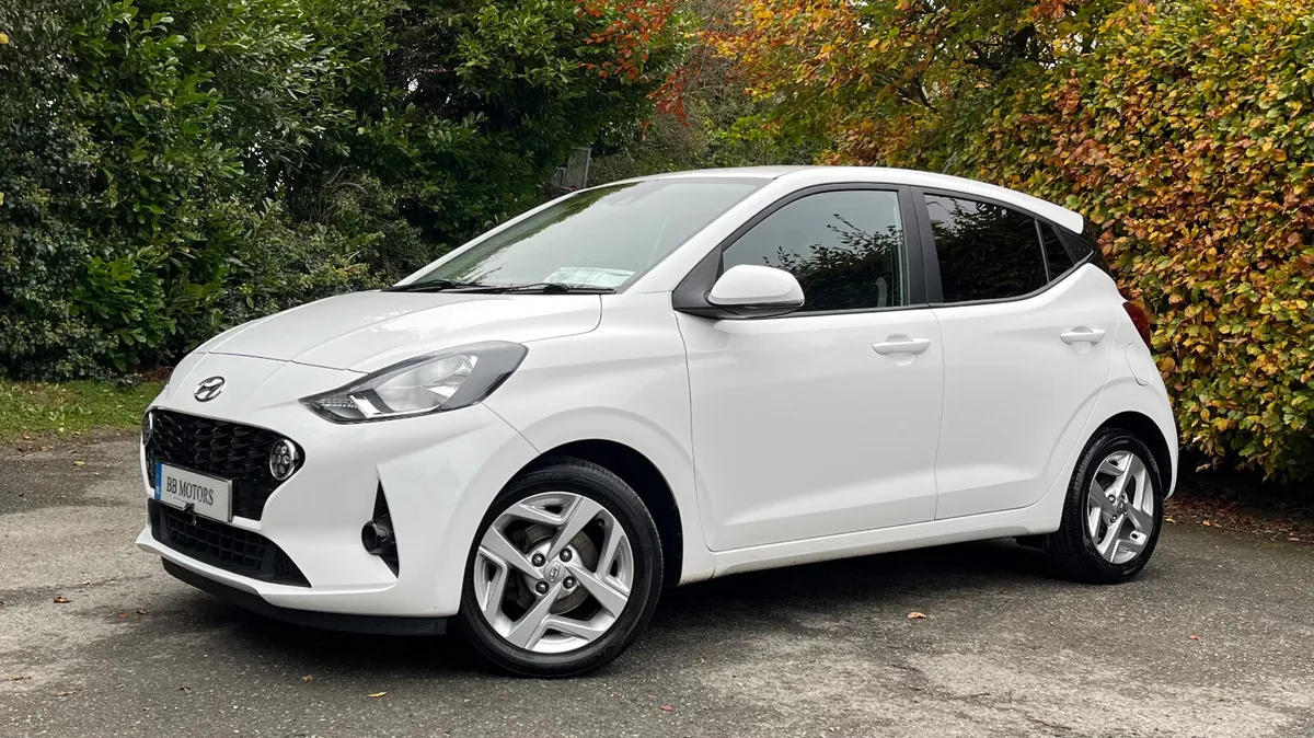 Hyundai i10 Deluxe - Image 3