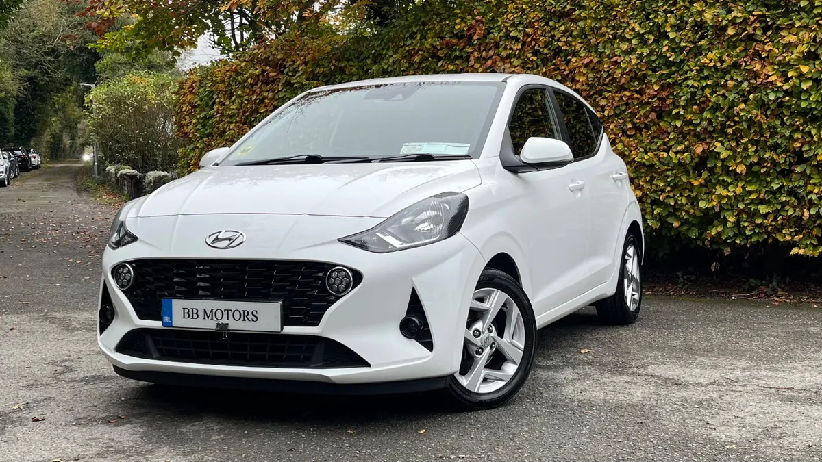 Hyundai i10 Deluxe - Image 2