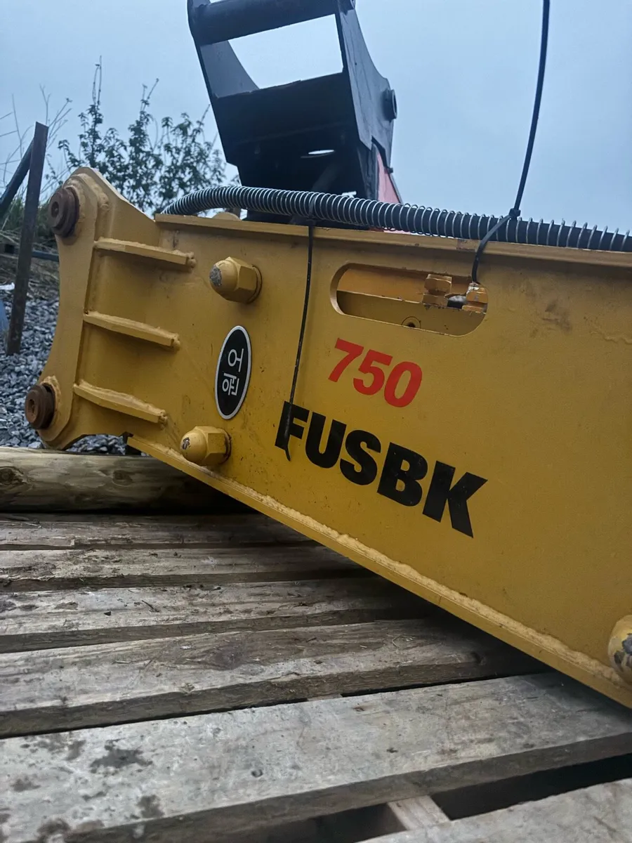 FUSBK 750 - Image 2
