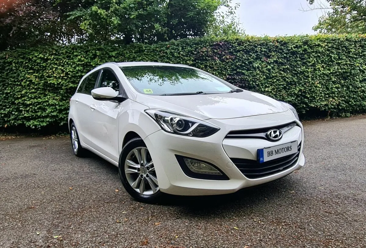 Hyundai i30 1.6d Deluxe Tourer - Image 4