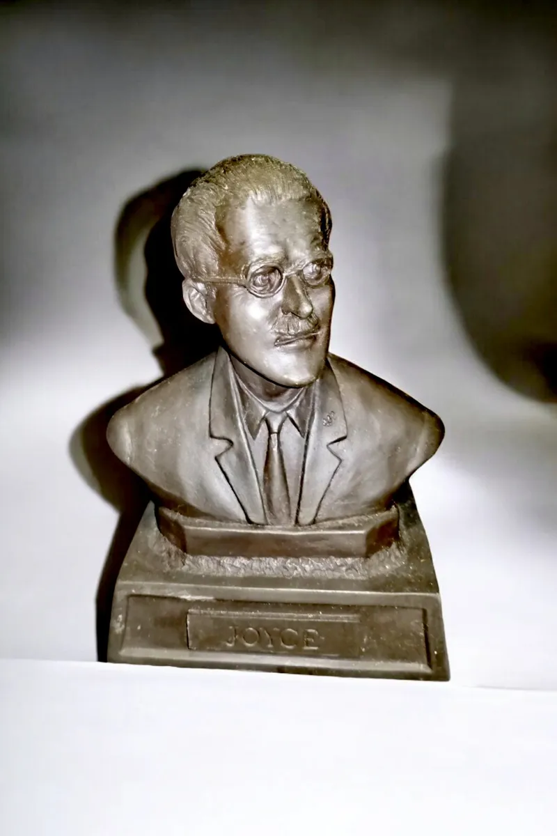 Joyce bronze Royal Tara bust - Image 1