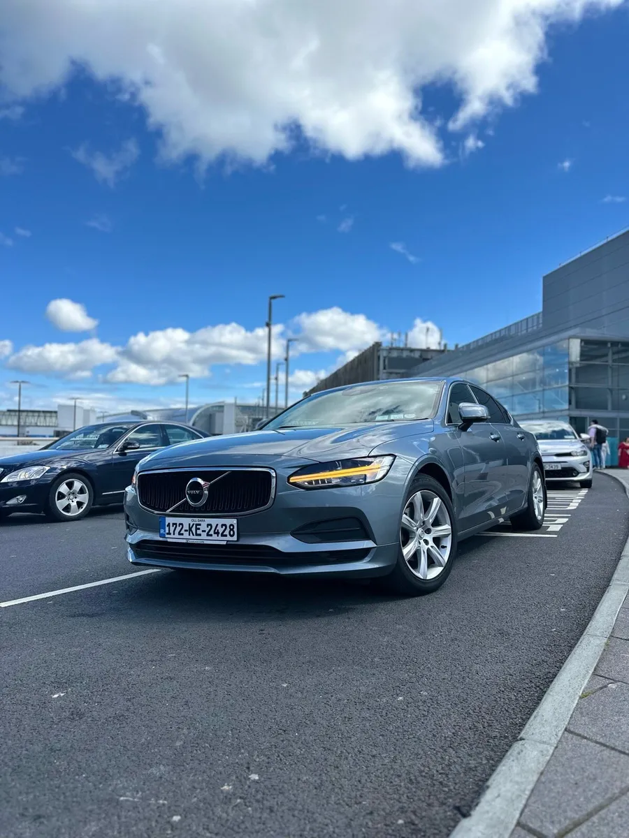 For Sale: Volvo S90 D4 Momentum (2017/2) - Image 2