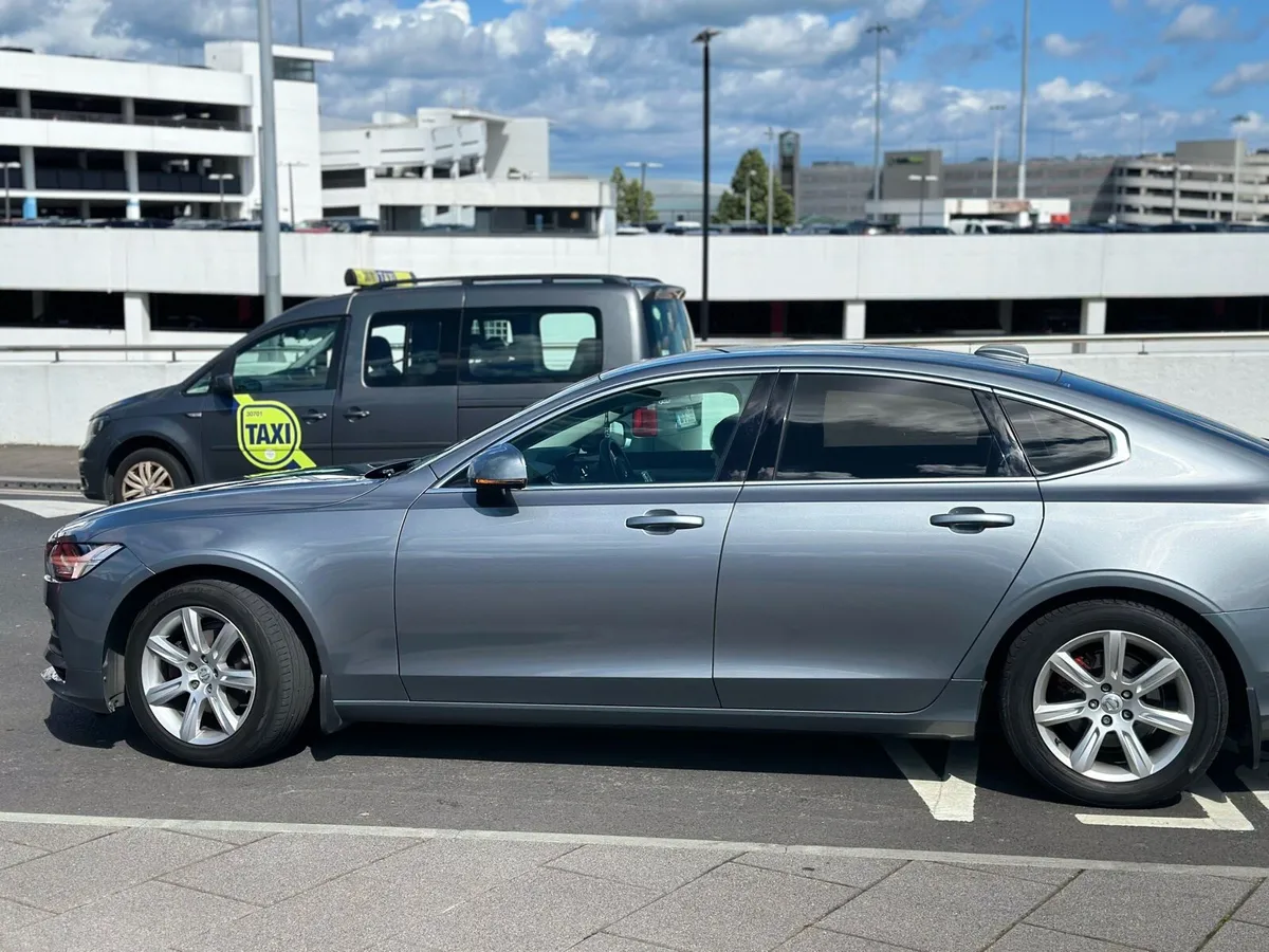 For Sale: Volvo S90 D4 (2017/2) new front tyre - Image 4