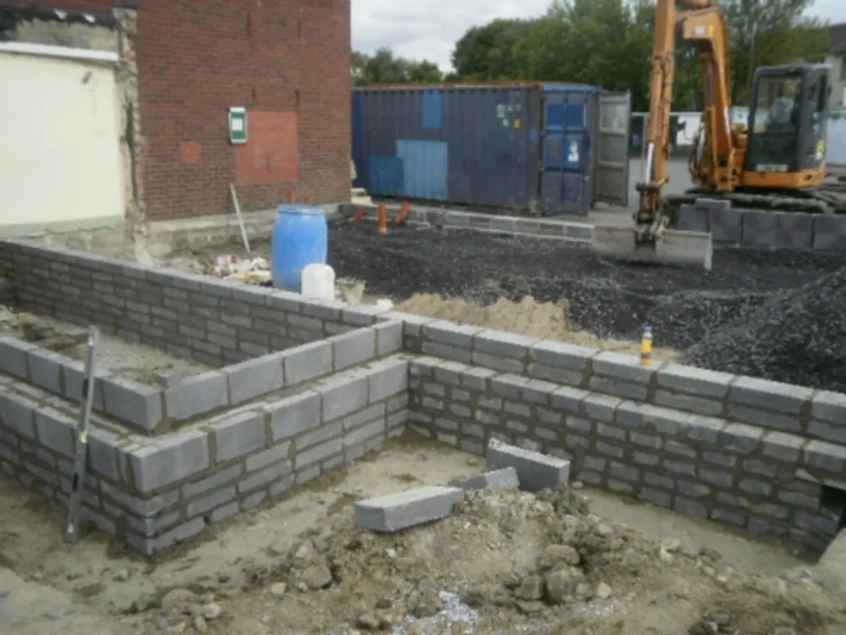 Bricklaying contractor available - Image 2