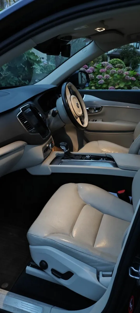 Volvo XC90 2015 7 Seater - Image 3