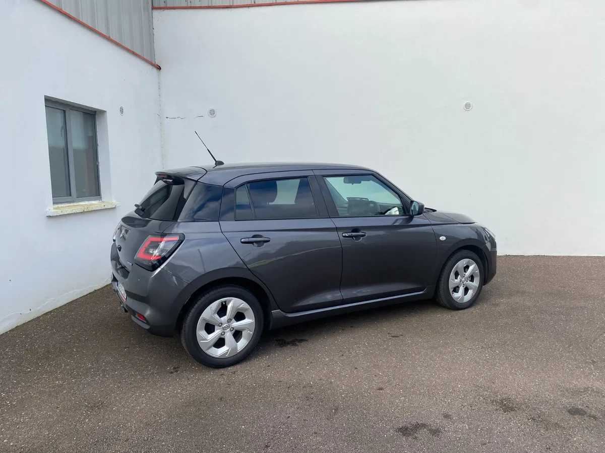 Suzuki Swift 1.2 lt Motion - Image 4