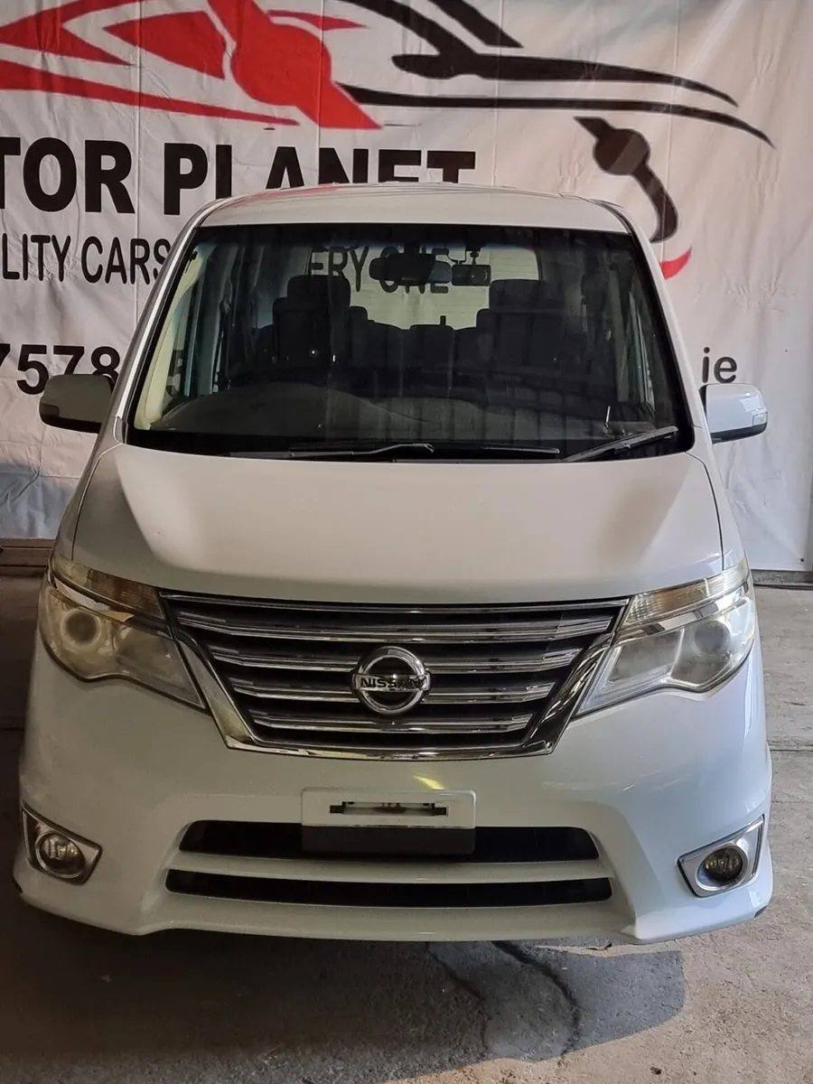 2014 Nissan Serena 2.0 Hybrid Highway Star 8 Seate - Image 2
