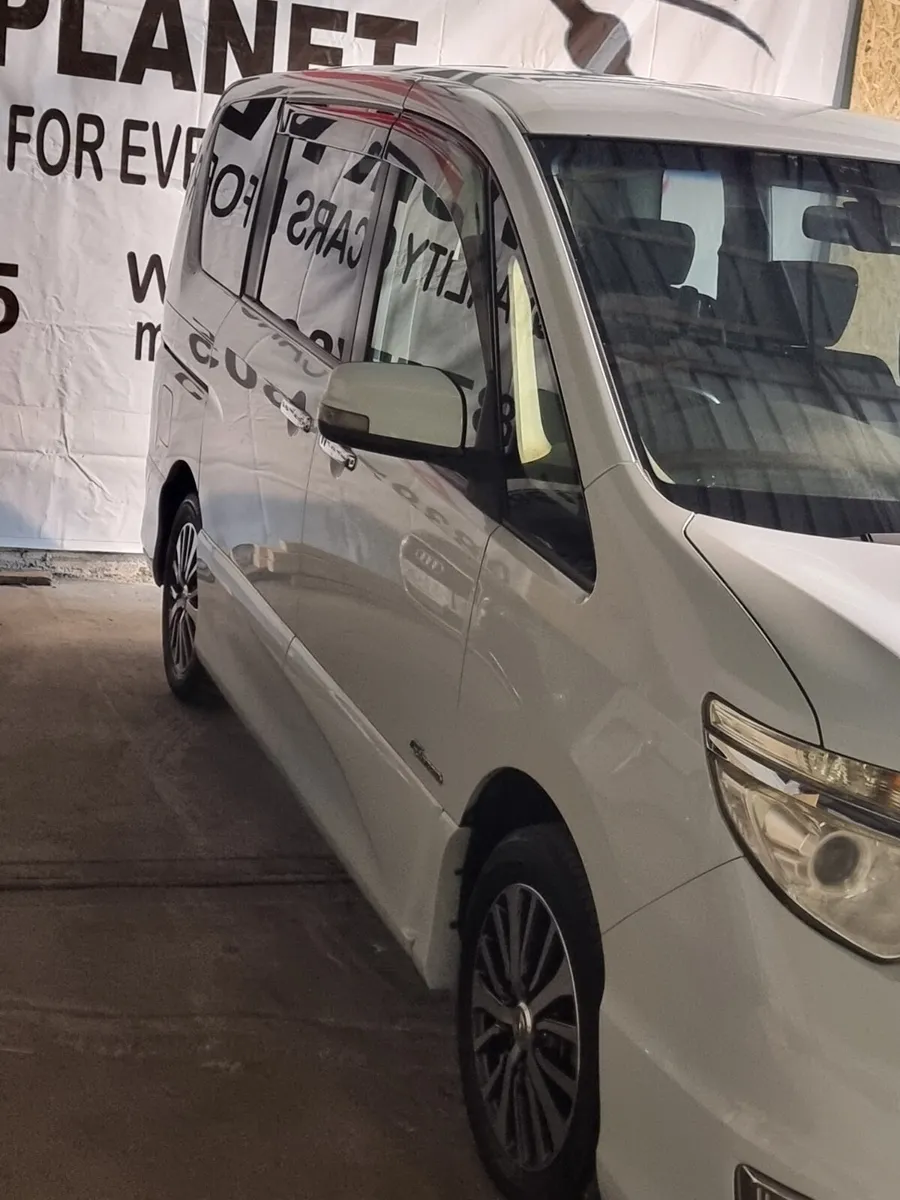 2014 Nissan Serena 2.0 Hybrid Highway Star 8 Seate - Image 2