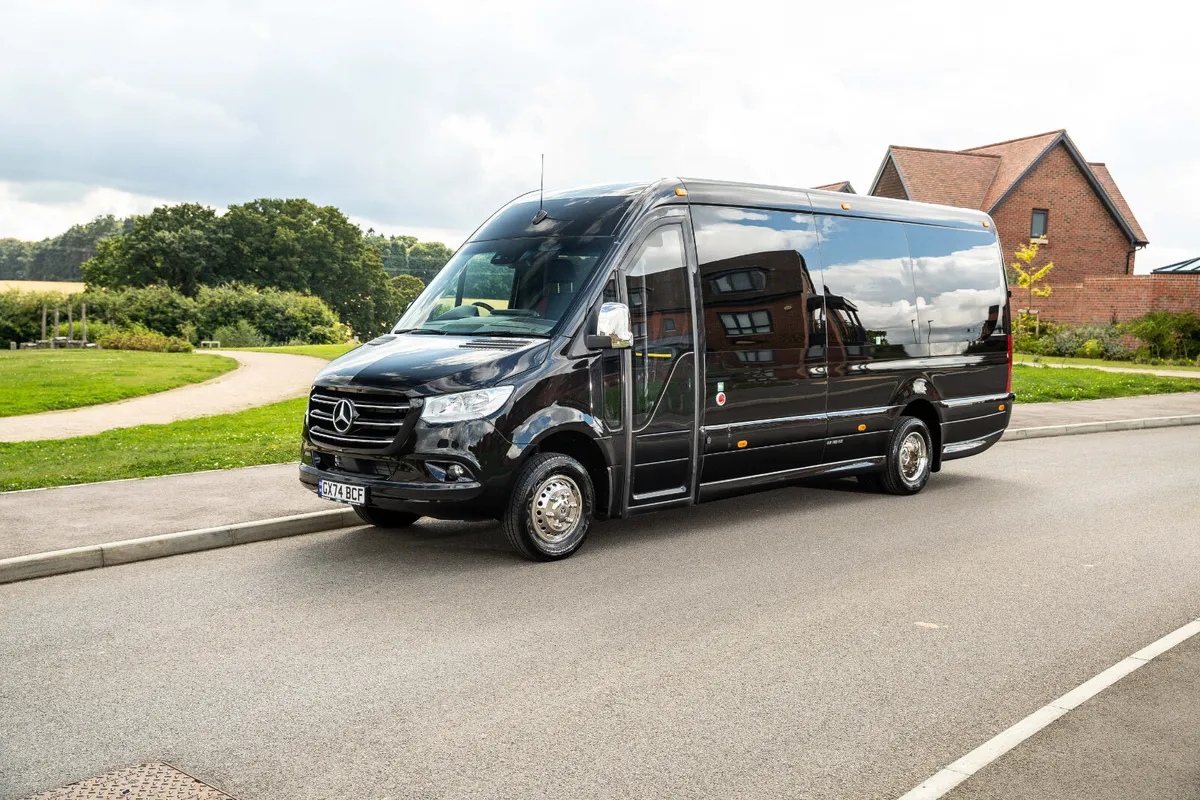 Mercedes Benz Sprinter Mini Coach 22+D - Elegance - Image 1