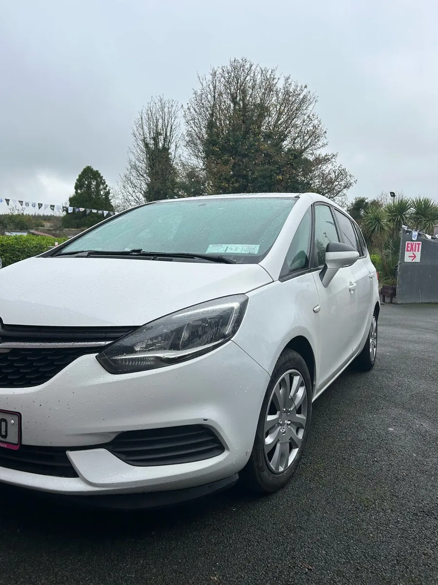 Opel zafira 2017 auto 7 seater NCT /tax - Image 1