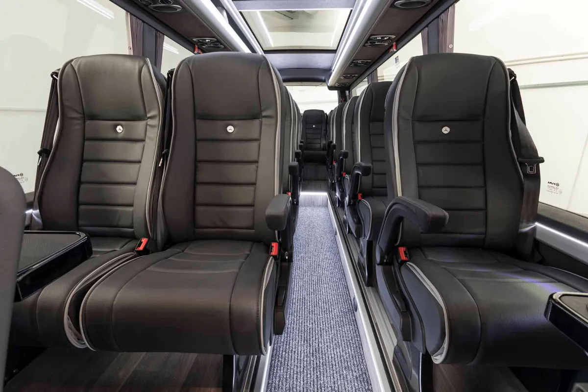 Mercedes Benz Sprinter Mini Coach 16+D - X-Clusive - Image 3