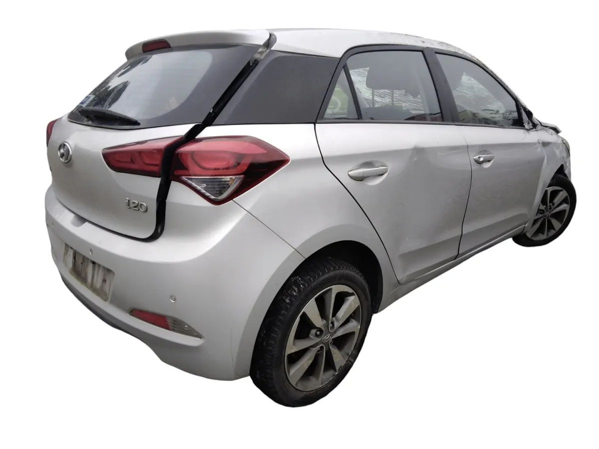 2017 HYUNDAI I20 For Breaking/Dismantling - Image 3