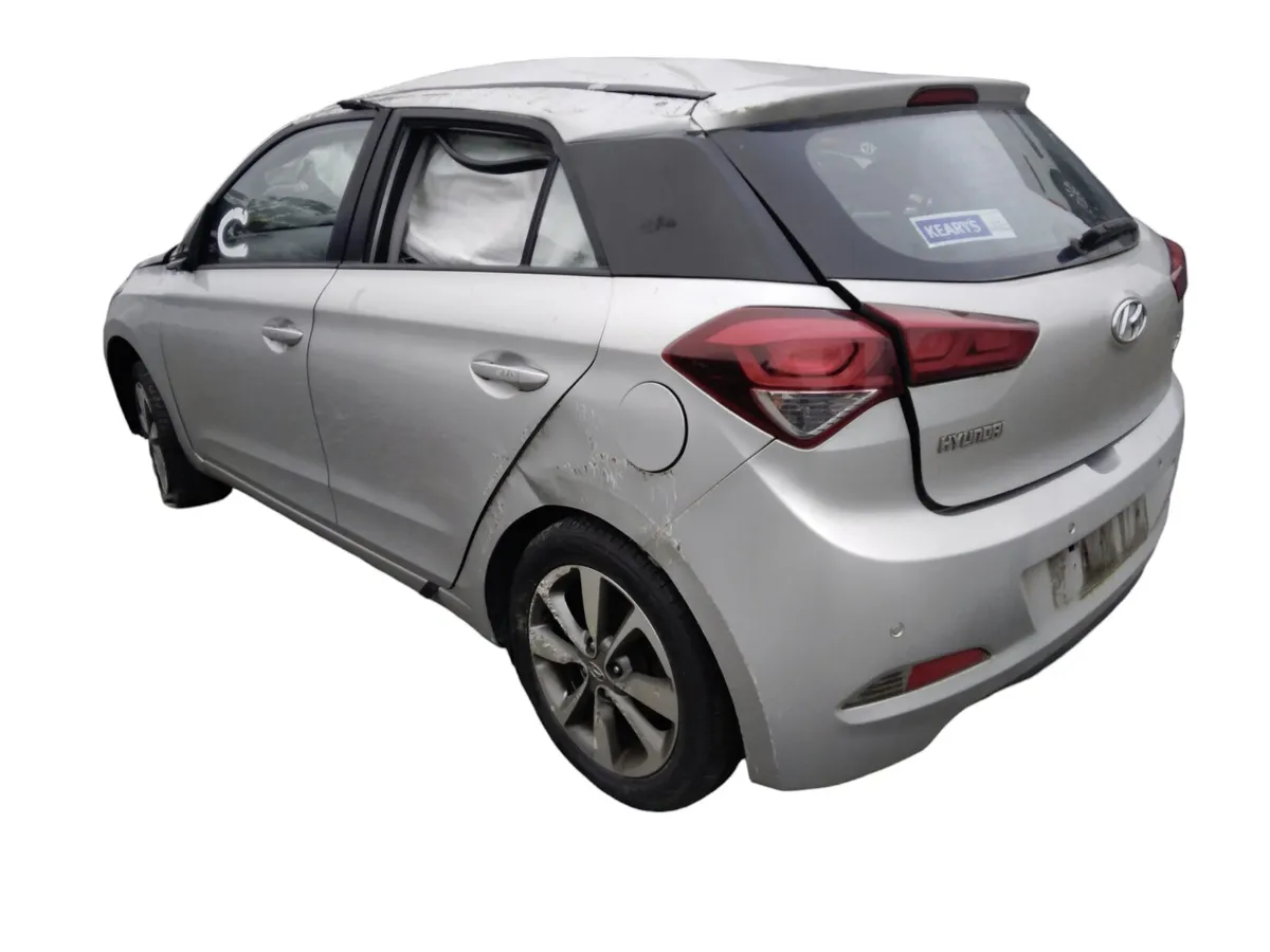2017 HYUNDAI I20 For Breaking/Dismantling - Image 4