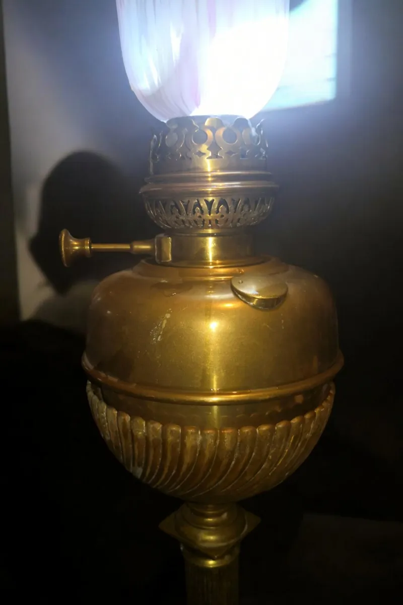 Tall solid brass oil lamp - Image 2