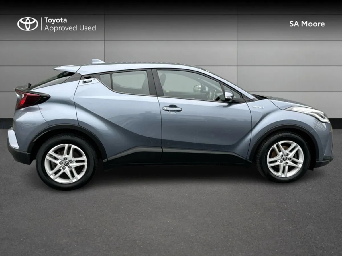 Toyota C-HR Hybrid Luna - Image 3