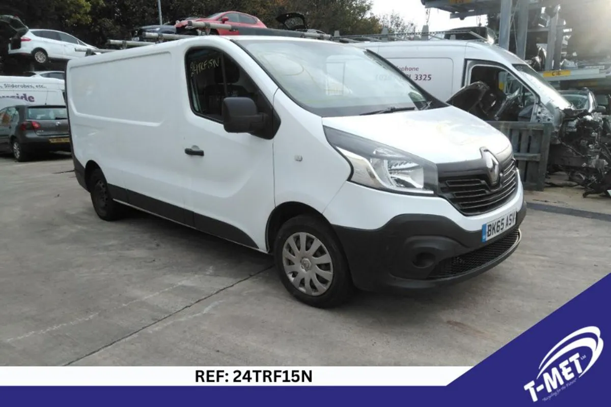 2015 RENAULT TRAFIC BREAKING FOR PARTS - Image 1