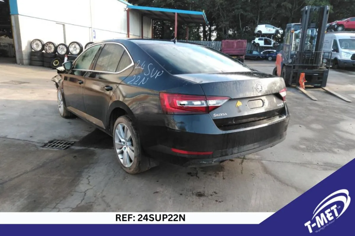 2016 SKODA SUPERB BREAKING FOR PARTS - Image 3
