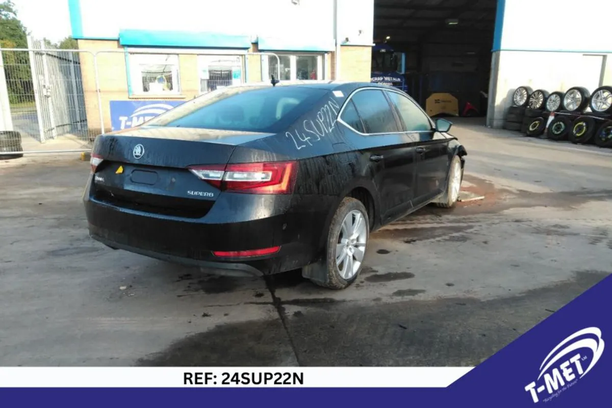 2016 SKODA SUPERB BREAKING FOR PARTS - Image 4