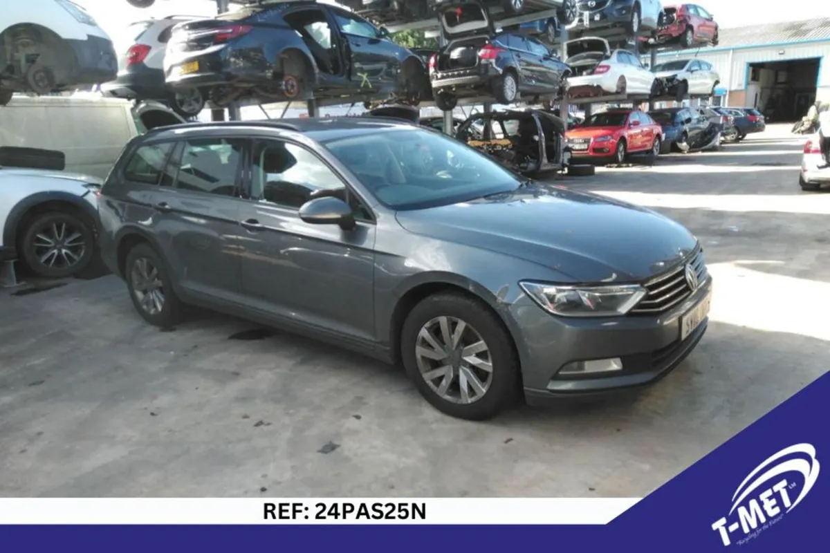 2015 VOLKSWAGEN PASSAT BREAKING FOR PARTS - Image 1